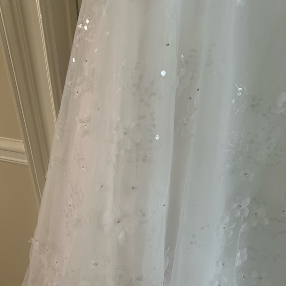 Magical VERA WANG One Shoulder Wedding Dress Plus Size 22 NEW - Picture 5 of 10